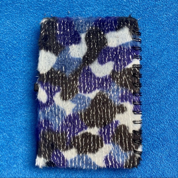 Add on - fuzzy blue camouflage lined notebook - Picture 2 of 3